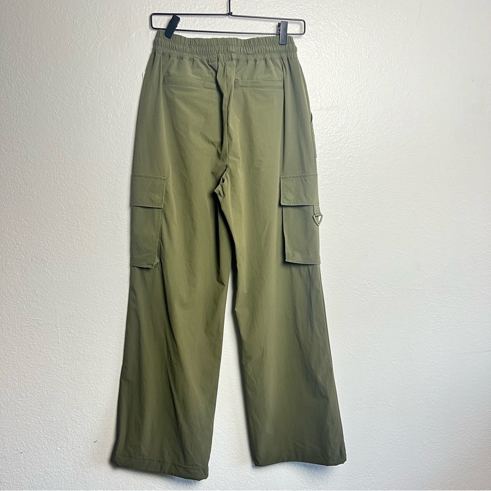 Fabletics Heights Cargo Pant Utility Green Size S NWT - Picture 6 of 16